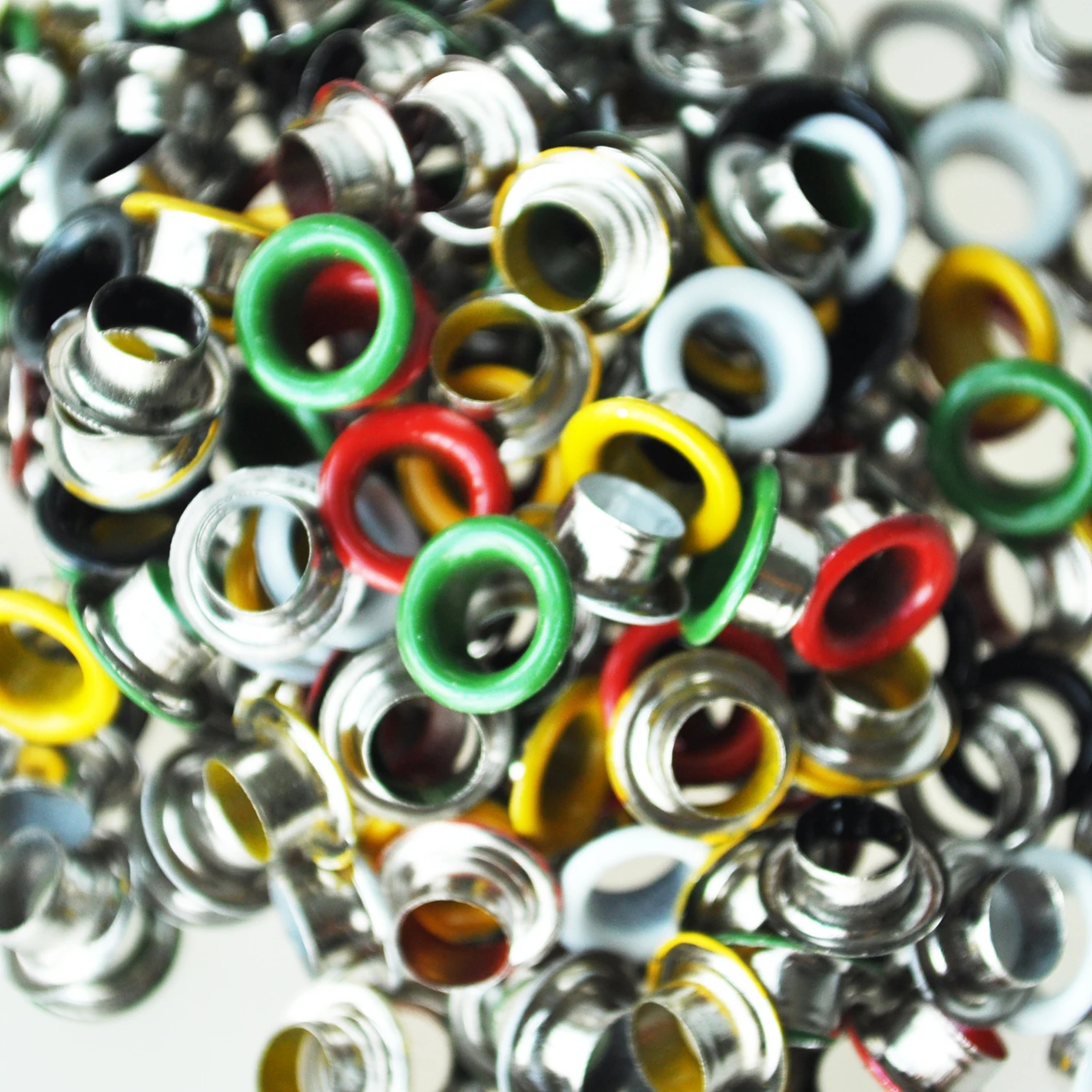 

Practical 200 pcs Metal Colorful Round Eyelets/ Rivets Mixed Colors 9 mm