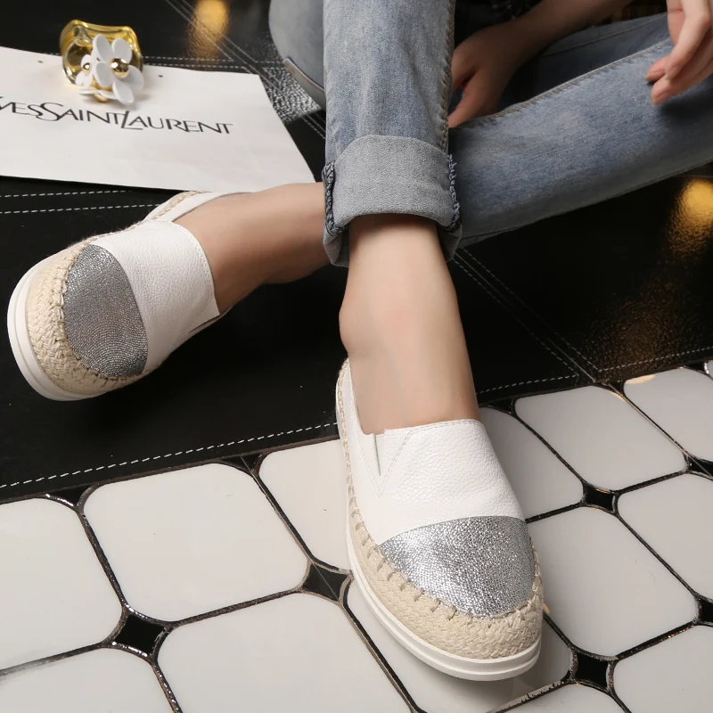 

YIKUYUBO Fashion Women Flat Crystal Loafers Ladies Knitted Fisherman Shoes Leather Flats Ladies Big Size White Leather Moccasins