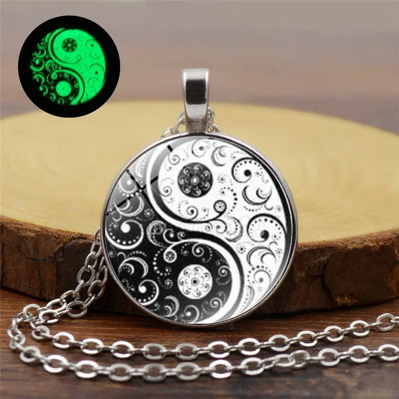 

Glow In The Dark Yin Yang Pendant Necklace Tai Chi Glass Dome Cabochon Luminous Jewelry Silver Chain Glowing Necklace Men Women