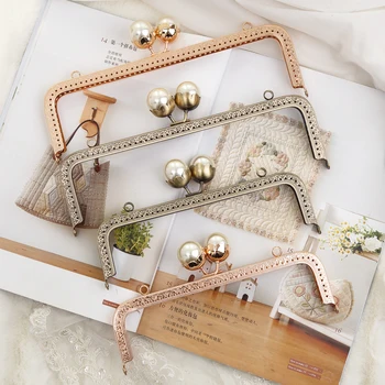 

1 pcs Size 20.5 cm ,25 cm Gold Antique Brass Metal Purse Handles Frame Purse DIY Accessories For Making Bag Parts Purse Frame