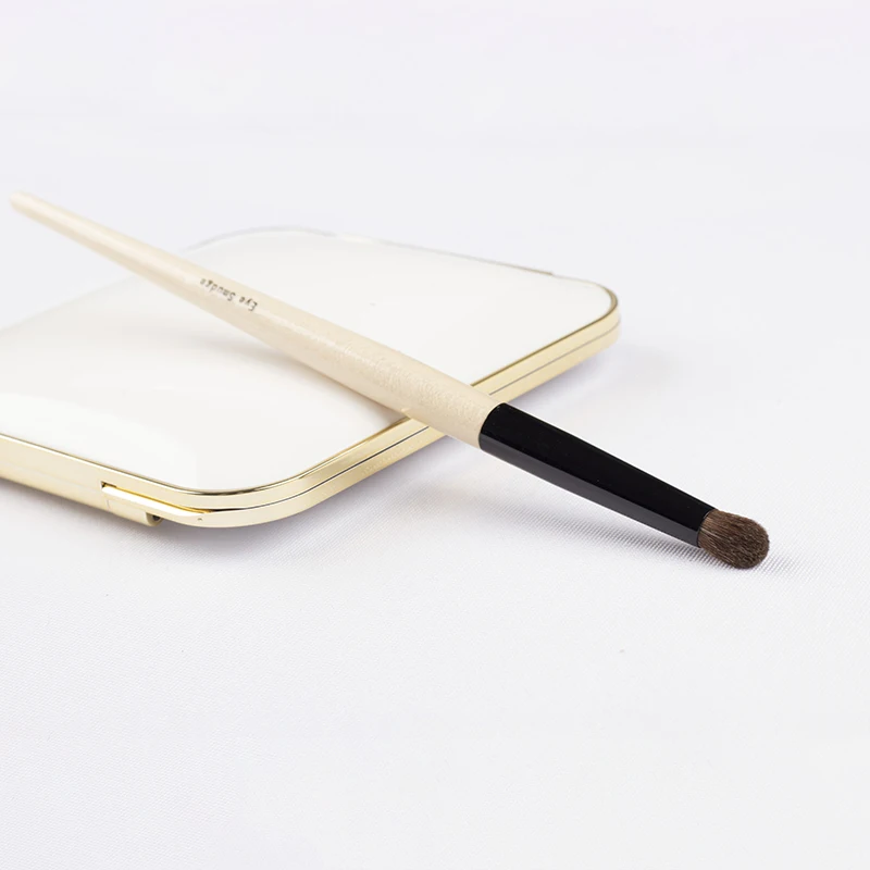 BOBBI BROWN EYE SMUDGE BRUSH _ 5