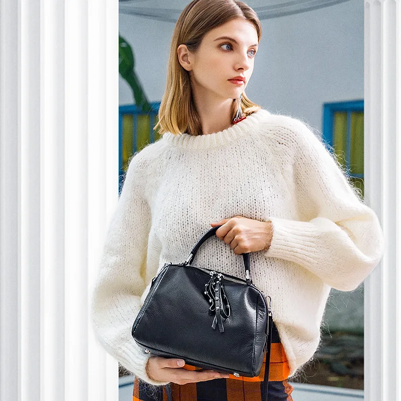 

MZORANGE Genuine Leather Bags for Women 2018 Shoulder Messenger Bags Ladies Rivets Boston Handbags