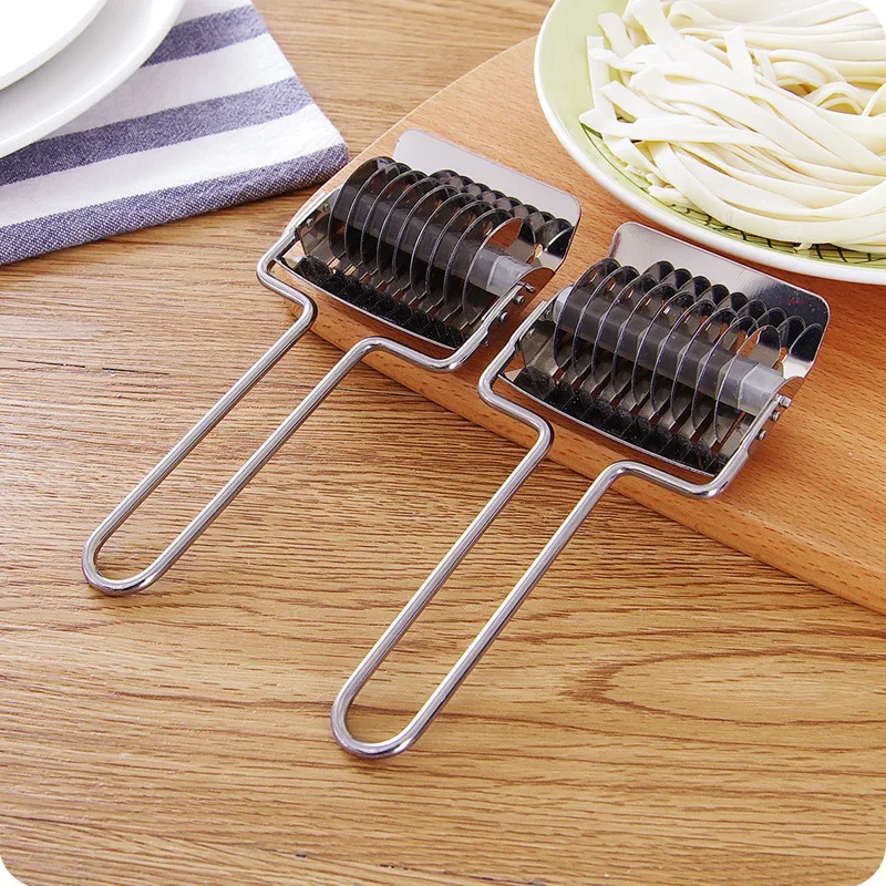 

1PC S/Steel DIY Manual Noodle Making Machine Pressing Pasta Machine Multifunction Rolling Ginger Garlic Grater Food Mill OK 0249