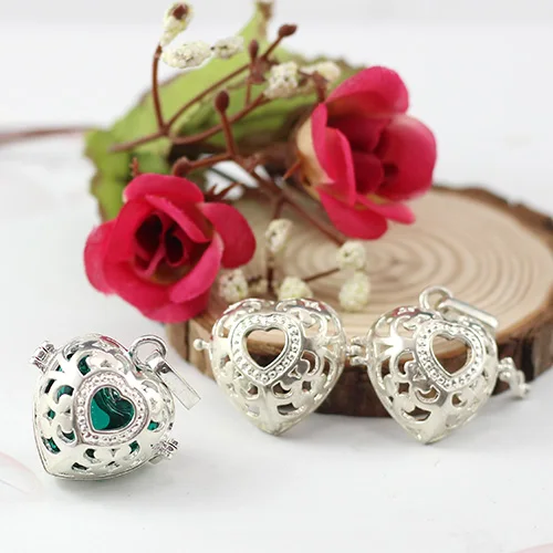 

2PCS Hollow Heart Shaped Pendant Cage Locket Fragrance Perfume Essential Oil Diffuser Women Aromatherapy Jewelry Charms