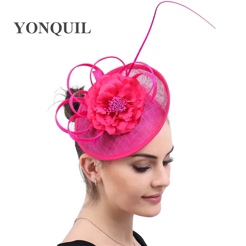 Ярко-розовый Sinamay Fascinators с шелковым цветком гоночный сезон Женские Свадебные шляпы для коктейльной вечерние событие повод высокое качество