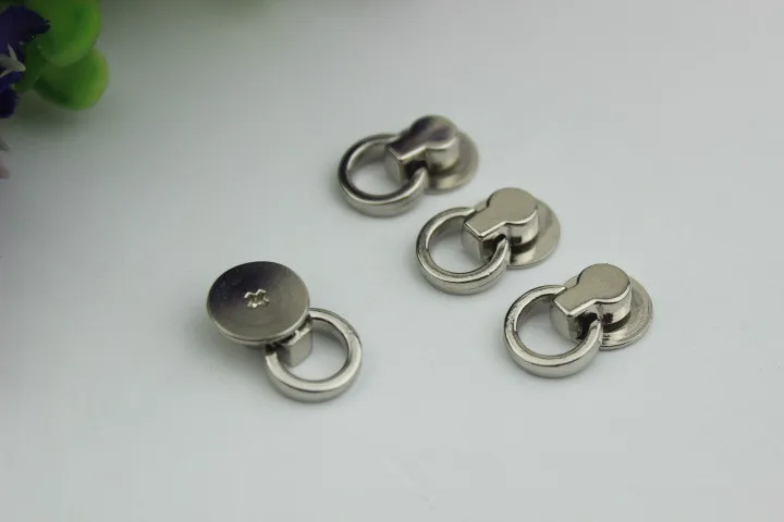 3496656344_1650373796