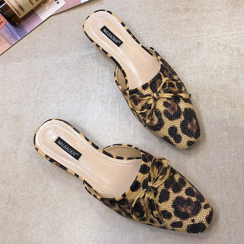 

Summer Flats Mules Lady Sandals Slippers Leopard Slip On Round Toe Women Mules Outdoor Slipper Fashion Shoes Woman Slides
