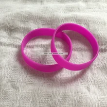 5 шт./лот модный браслет Роза-кармин ярко-розовый взрослых Размеры силиконовая руки браслет низкая цена