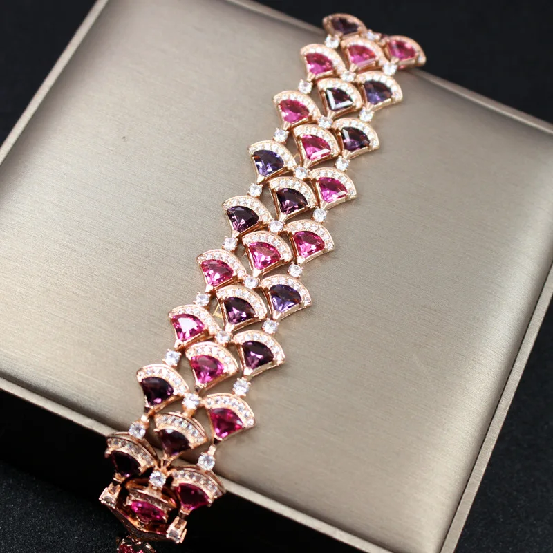 

Luxury Designer Fashion Sparkling Rosy Color Elegant Women Charm Bracelet
