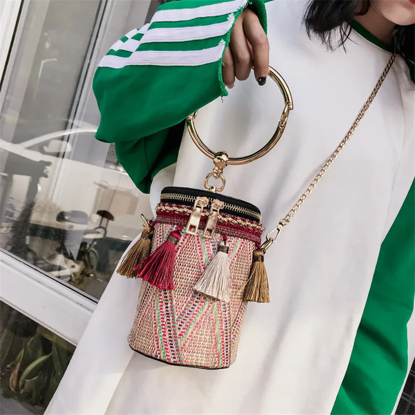 TOYOOSKY اليابان نمط دلو أسطواني حقائب قش برميل على شكل المنسوجة النساء Crossbody أكياس مقبض معدني حقيبة كتف حقيبة