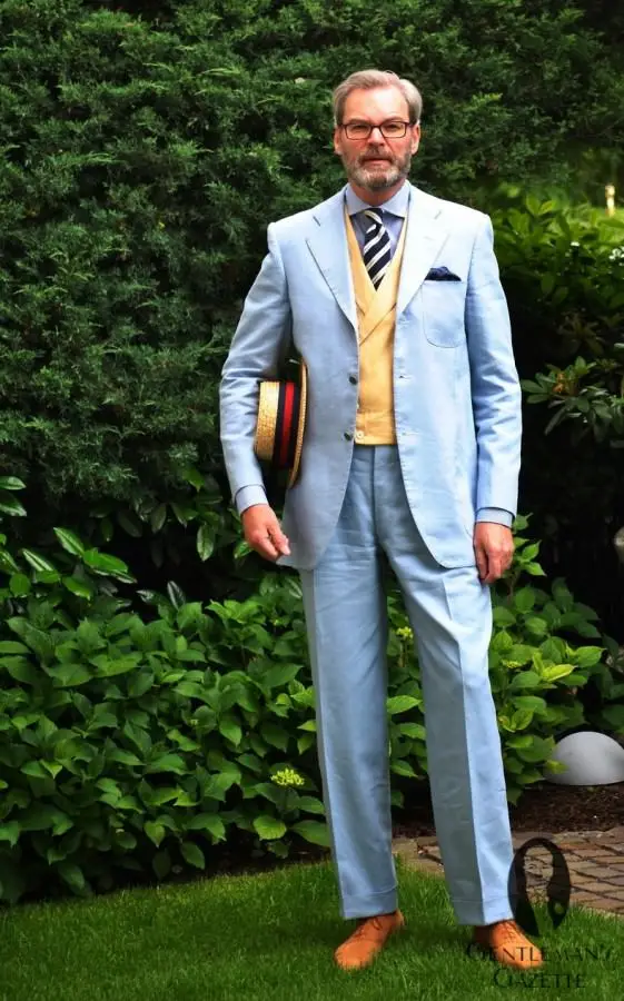 Grimod-in-Sky-blue-linen-suit-561x900