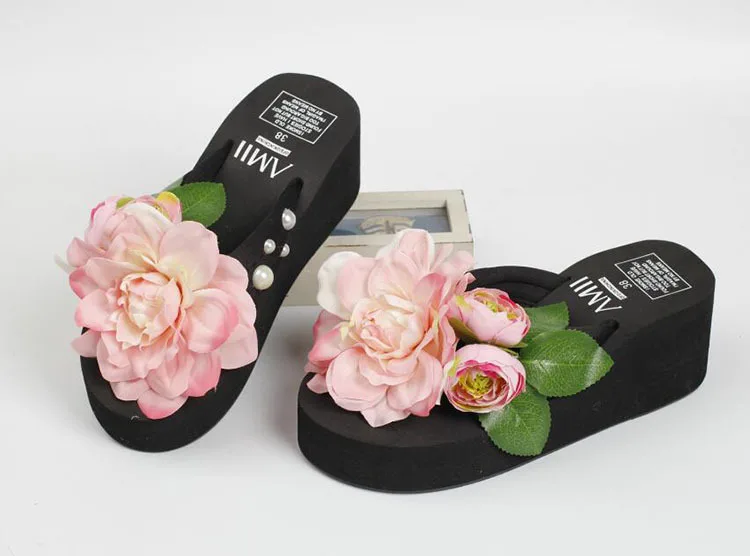 2019 New Summer Anti-skid Hand Flowers Beach Slippers Womens Most Comfortable Wedge Flip Flop Shoes Cheap47