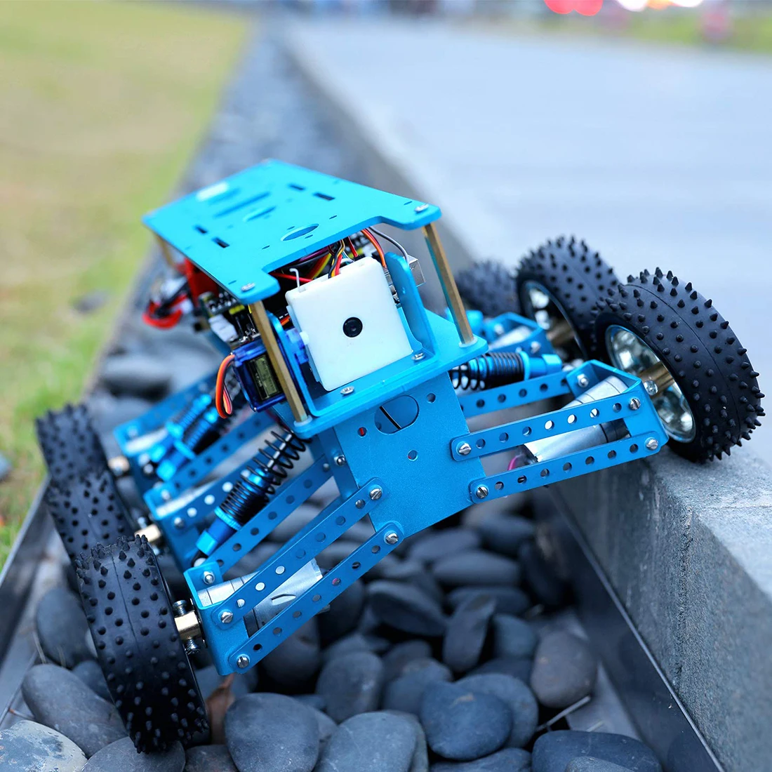 High Quality 6WD Off-Road Robot Car With Camera For Arduino UNO DIY Kit Robot For Programming Intelligent Education And Learning