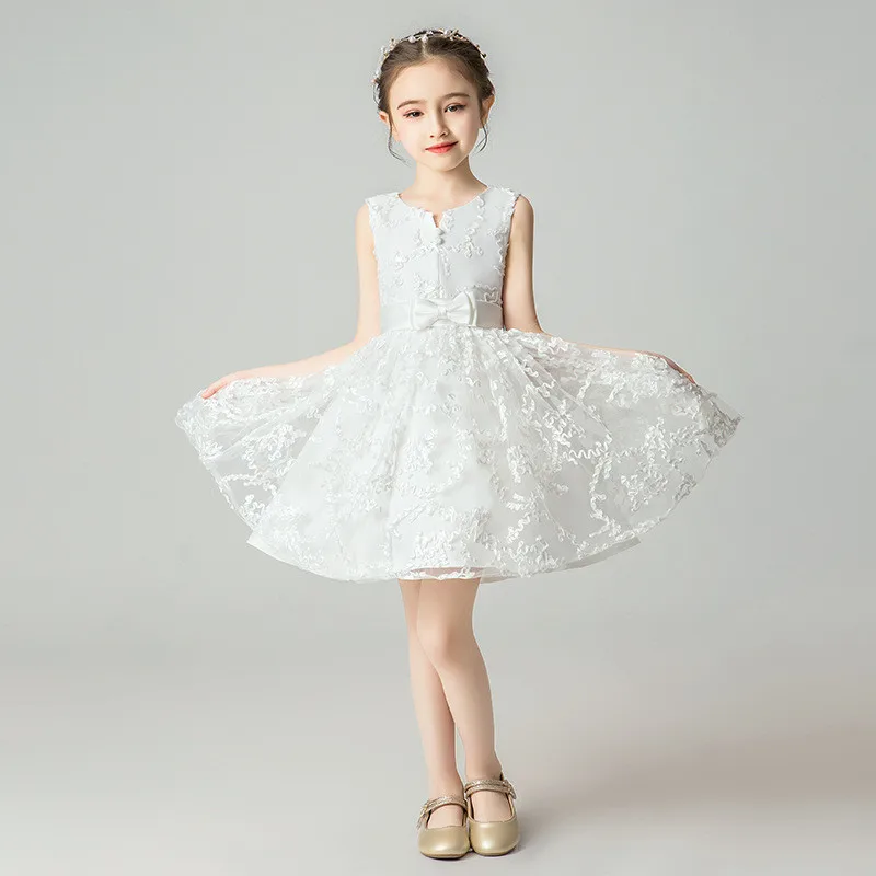 

2019 Soft Mesh Flower Girl Dress For Weddings With Appliques Bowknot Belt Sleeveless Girls Pageant Gown V-Neck Holy Gowns D52