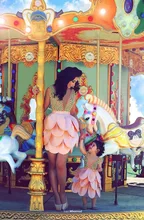 2016 neue Kreative Mutter Tochter Passenden Kleid Kleider Für 2 Stücke Tiefem V-ausschnitt Perlen Tiered Satin Rosa Short Prom Kleider