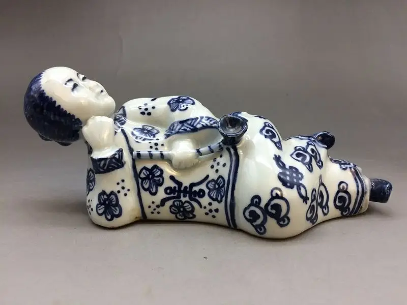 

COLLECTIBLE CHINESE BLUE AND WHITE PORCELAIN HANDMADE WOMAN STATUES.