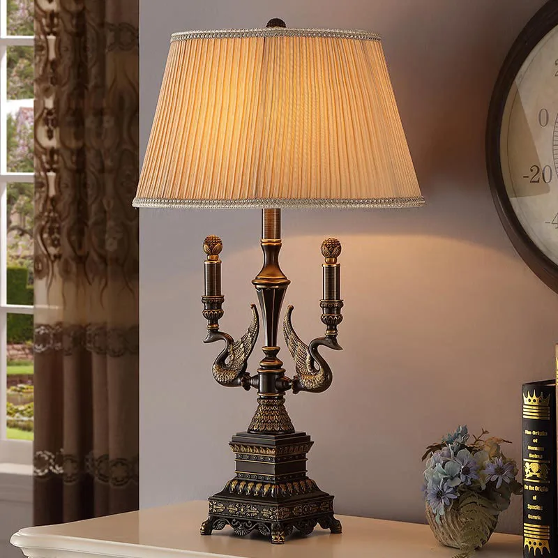 

Luxtry A Pair Of Swan Candlesticks Shape Decorative Table Lamp Bedroom Bedside Zinc Alloy Lamp Living Room Home Lighting Abajour