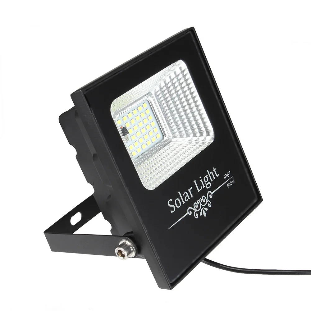 

Solar Spotlight Hanging Floodlight Lamp for Outdoor Camping Courtyard Night Market MAL999