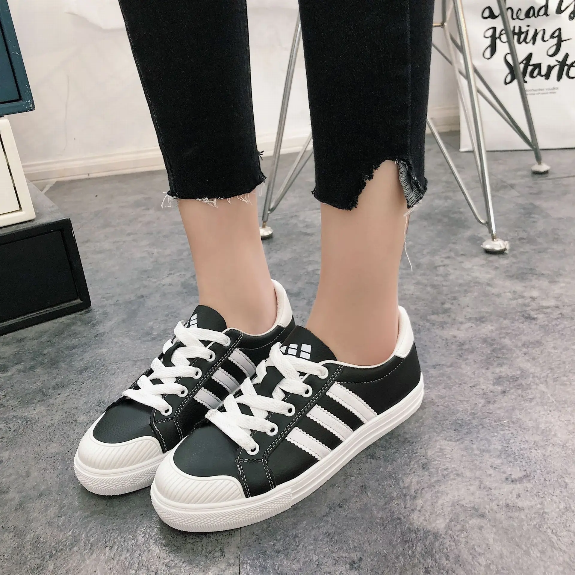 

2019 New Women's Shoe Wild Personality Shoes Designer Fashion High Quality Women Shoes