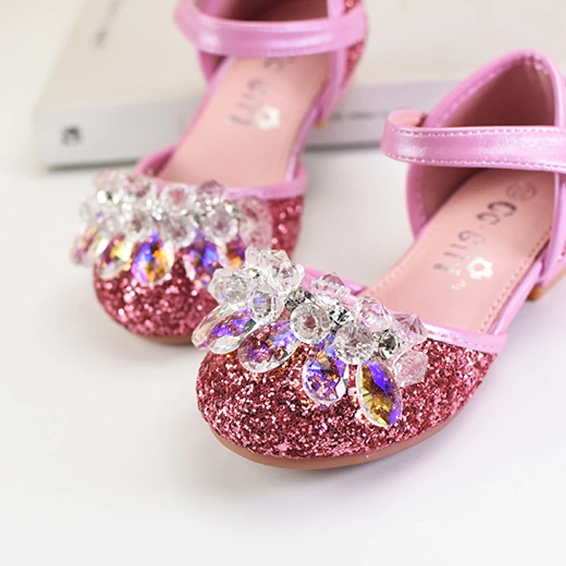Сандалии со стразами и бисером для девочек кожаная детская летняя обувь с