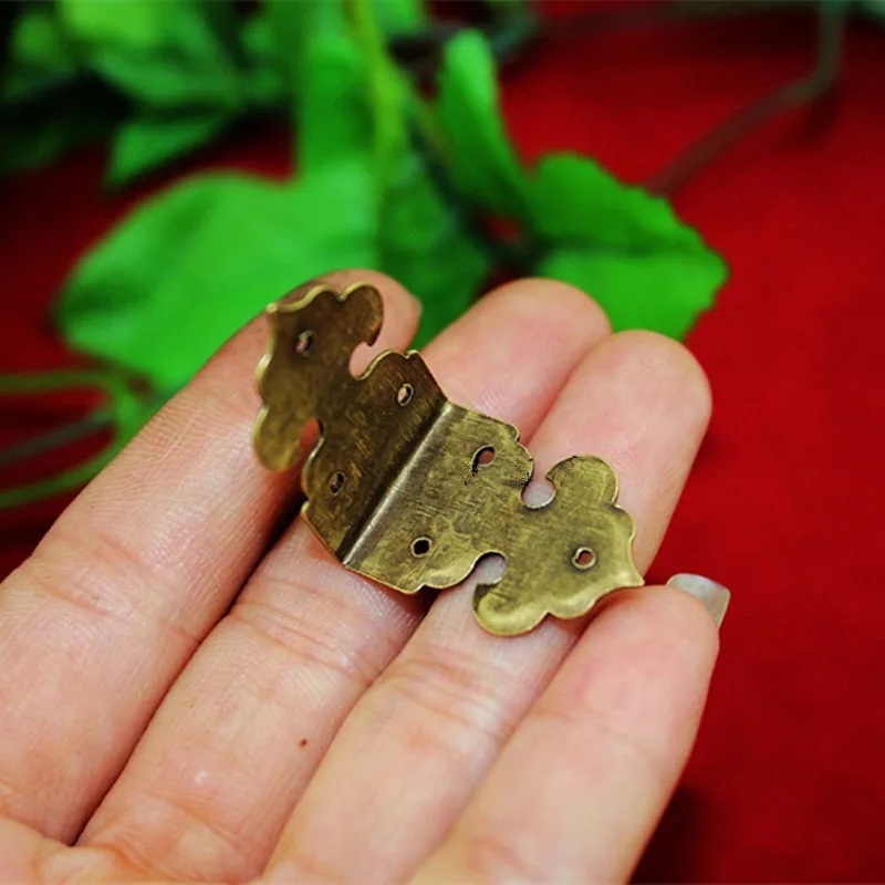 Brass-Side-Corners-of-Furniture-Corner-Upscale-Decorative-Sheet-Copper-Purses-Gusset-Gift-Box-Corner-Wooden (2)