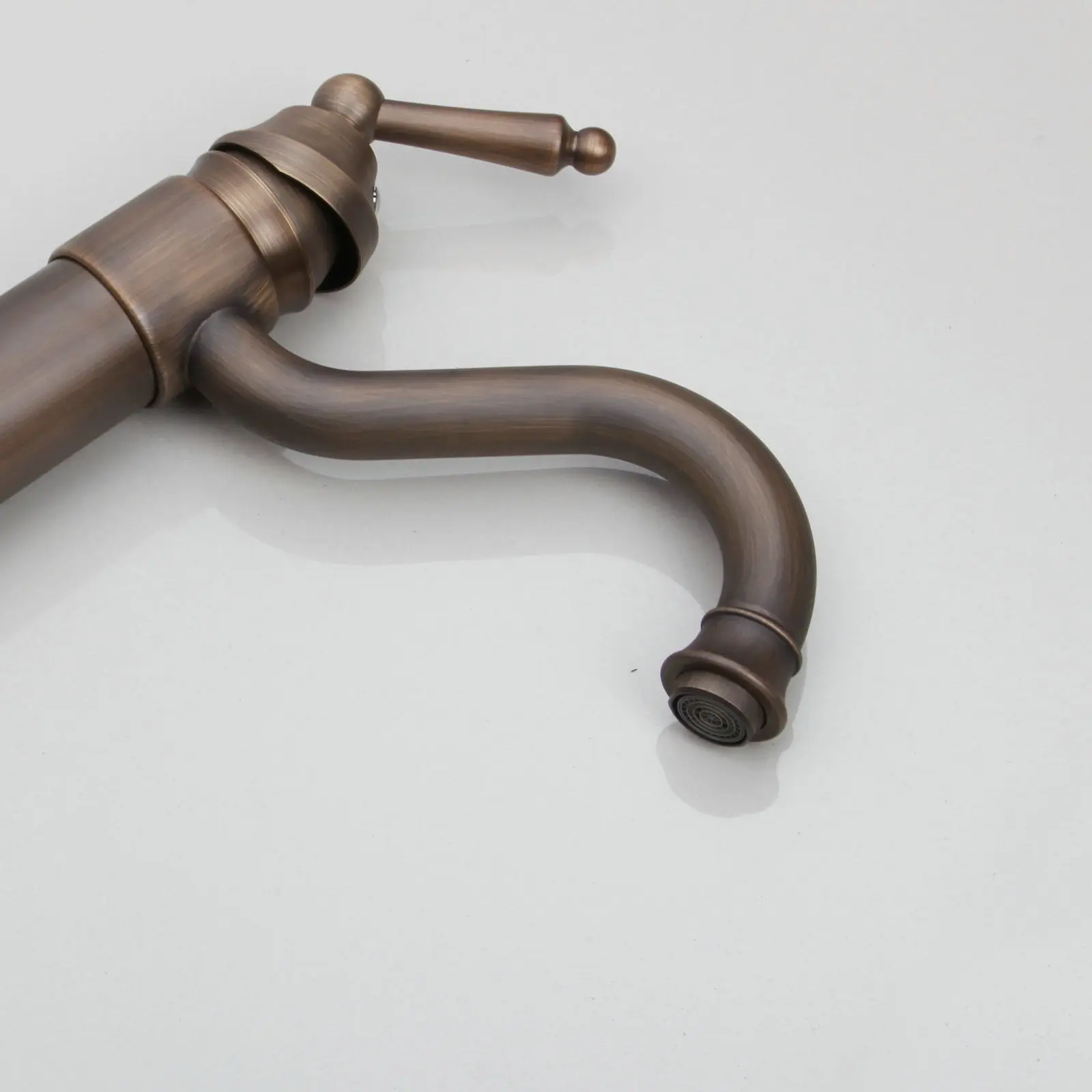 Поворотный кран из античной латуни 360 ORB с поворотным паровым носиком высокий