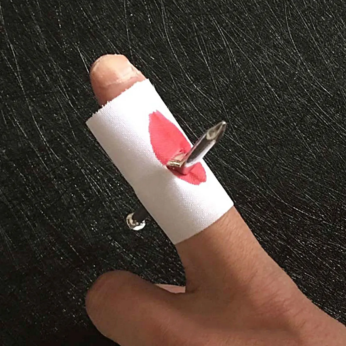 

Hot Sale Prank Maker Trick Fun Novelty Funny Joke Toy Fake Nail Through Finger Trick Halloween Kids Gags Jokes