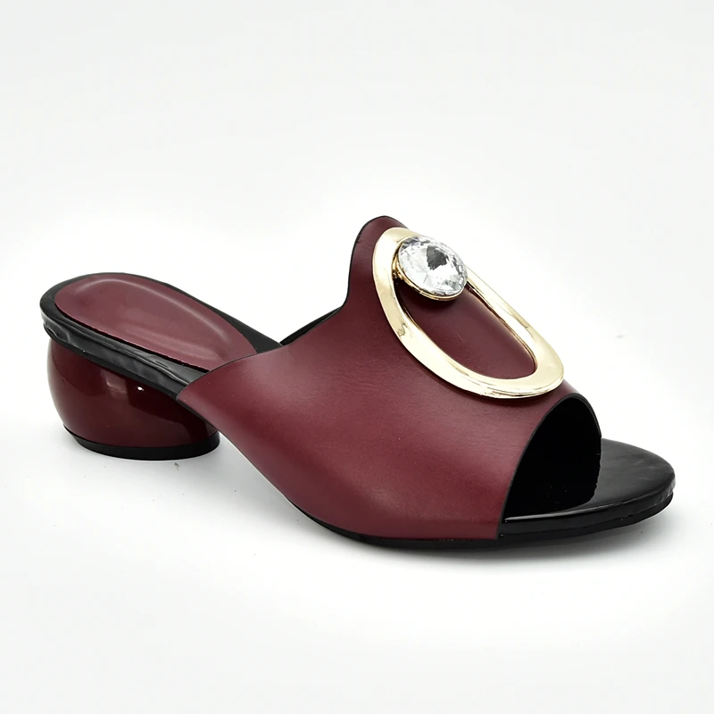 Новейший дизайн; Летняя женская обувь на высоком каблуке; роскошные сандалии; женская обувь для вечеринок в нигерийском стиле; украшенная стразами - Цвет: Бордовый