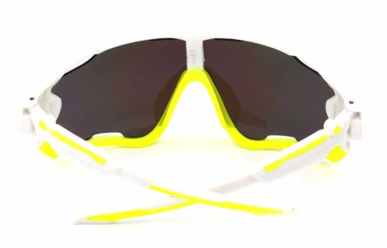 3131702210_863900383