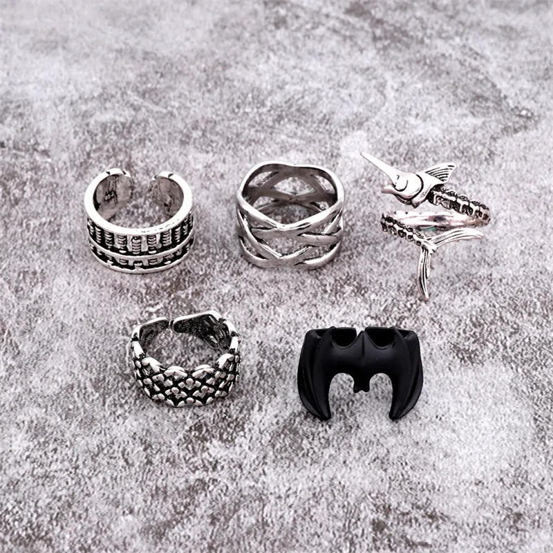 

1PC Punk Cool Black Bat Animals Open Ring Men Women Jewelry Vintage Silver Color Hollow Abacus Multilayer Weaving Ring R130