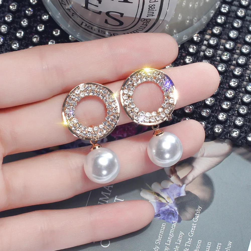 

New design fashion jewelry Short geometric round with crystal earrings luxurious simple stud earrings for woman