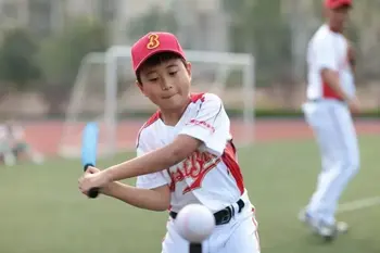 

by dhl 200pcs 9" Handmade Baseballs PVC Upper Rubber Inner Soft Baseball Balls Softball Ball Training Exercise Baseball Balls