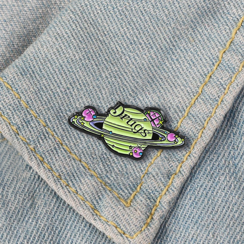 

Green flying planet brooch, exploring the natural astronomy of the wonderful universe, children's best gift bag shirt alloy pend