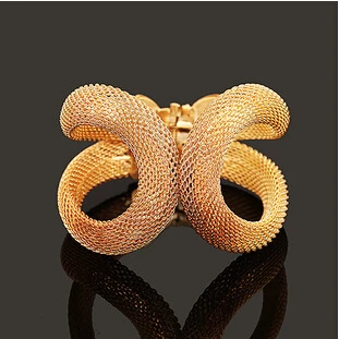 Fashion Bijoux Gold Color Punk Hip Hop Bangles Upper Arm Bracelet for Women Costume Statement Jewelry Fashion Accessories