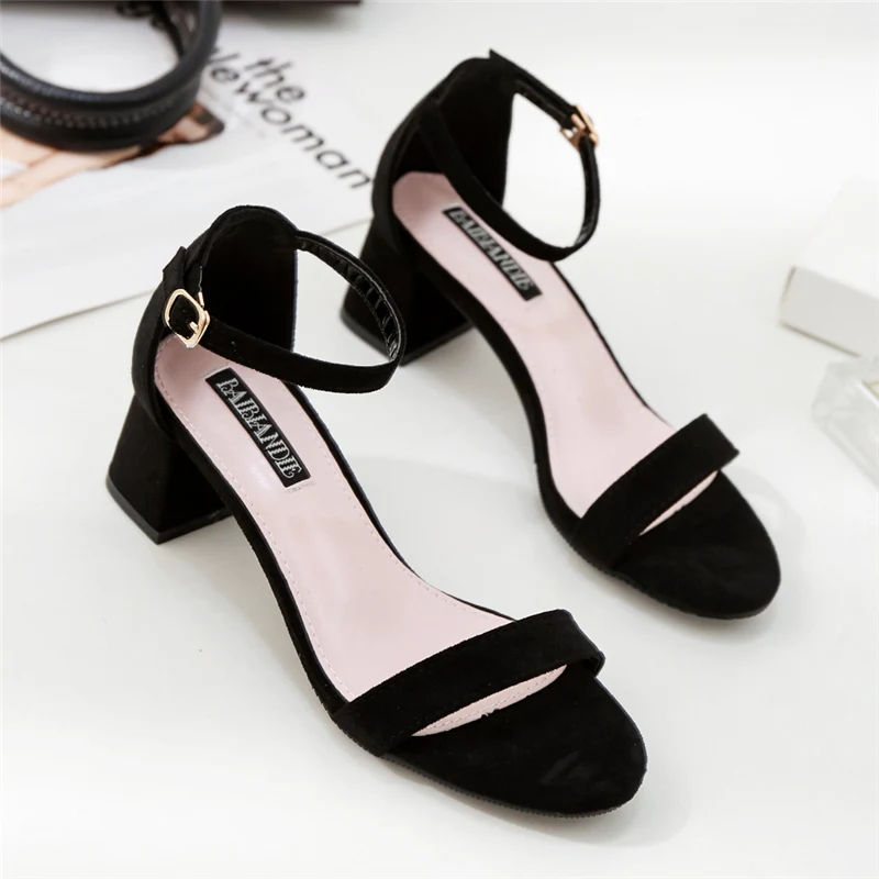 2019 Women New Summer 5cm Low High Heels Classic Chunky Sandals Female Sweet Casual Block Heels Sandals Lady Buckle Black Shoes