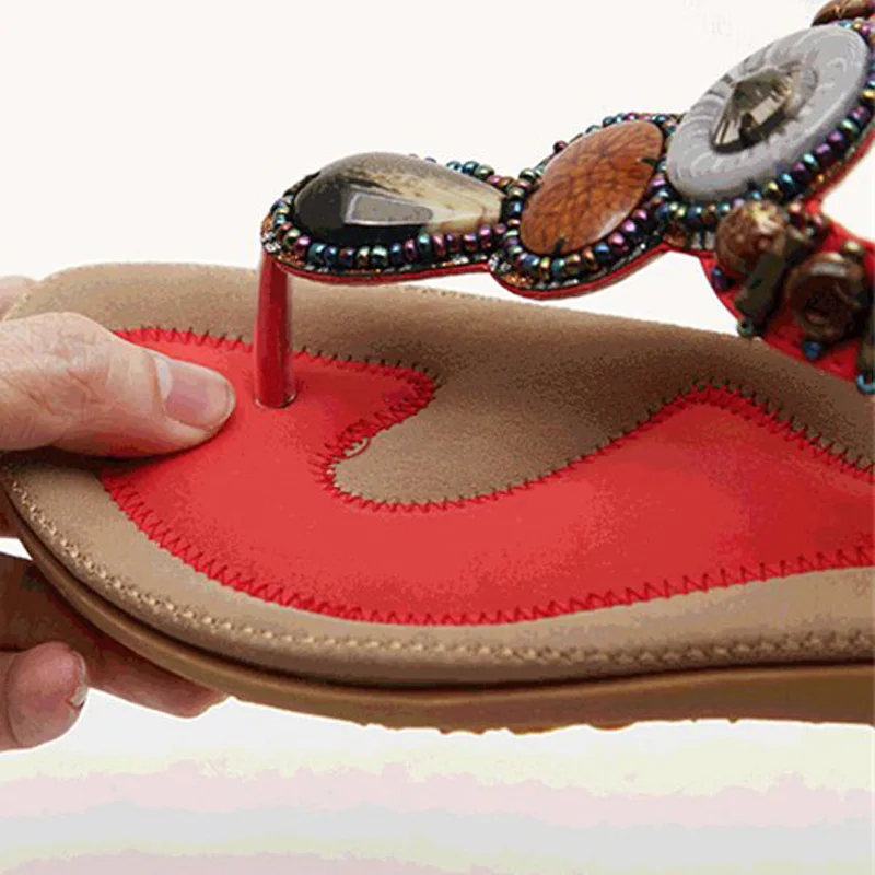 YAERNI 2017 الصيف النساء الصنادل أزياء المرأة الوجه بالتخبط صندل البوهيمي نمط الإناث عارضة البرية شقة مع أحذية الشاطئ ATT01