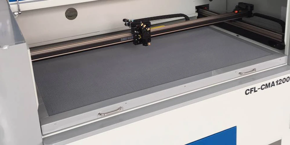 The XY mechnical kit installed on laser cutting machine