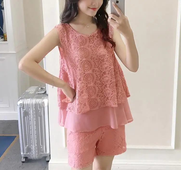 

2018 yujiaset Pregnant woman Shorts Suits 2018 Summer New Lace A-line Patchwork Sleeveless Tops and adjustable Waist Shorts Set