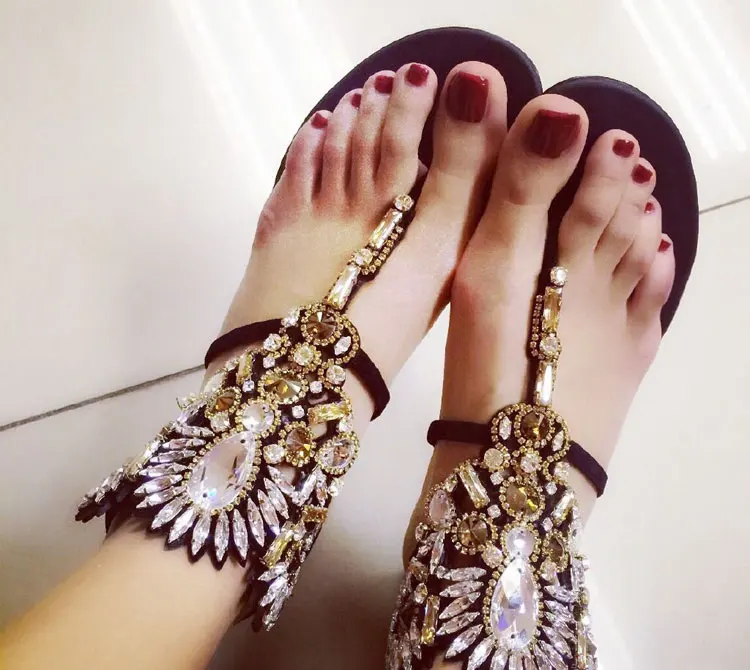 

Hot Selling 2019 Rome Style Solid Black Women Crystal Embellished Ankle Wrap Flat Flip-flop Beach Shoes Cut-out Gladiator Sandal