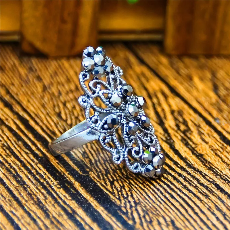 Vintage Plum Flower Rhinestone Rings For Women Antique Silver Plated Party Butterfly Rings Fashion Jewelry TR659