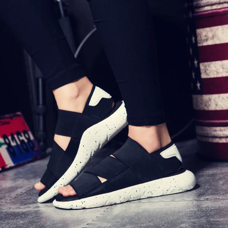 

Summer Sandals Outdoor Men Beach Shoes Fashion Non-slip Hot Sale Adult Sandals High Quality Man Flats Shoes Zapatos