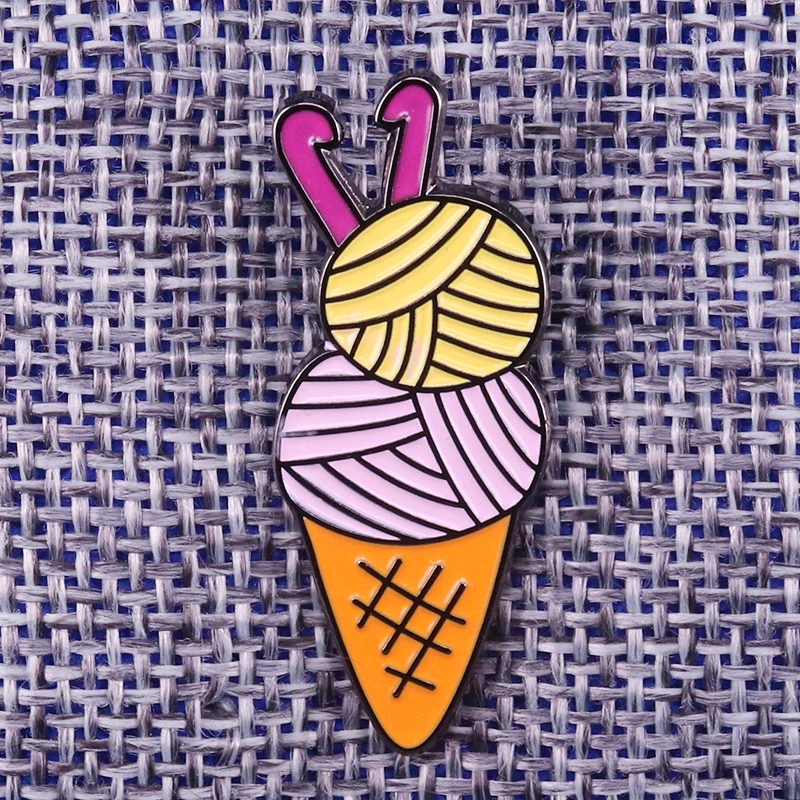 Ice Cream Pin Crochet Del Filato Palla Spilla Cono Di Cialda Cibo Carino Distintivo Monili Di Estate Da Dessert Dolce Dente Amante Regalo Knitters Fla