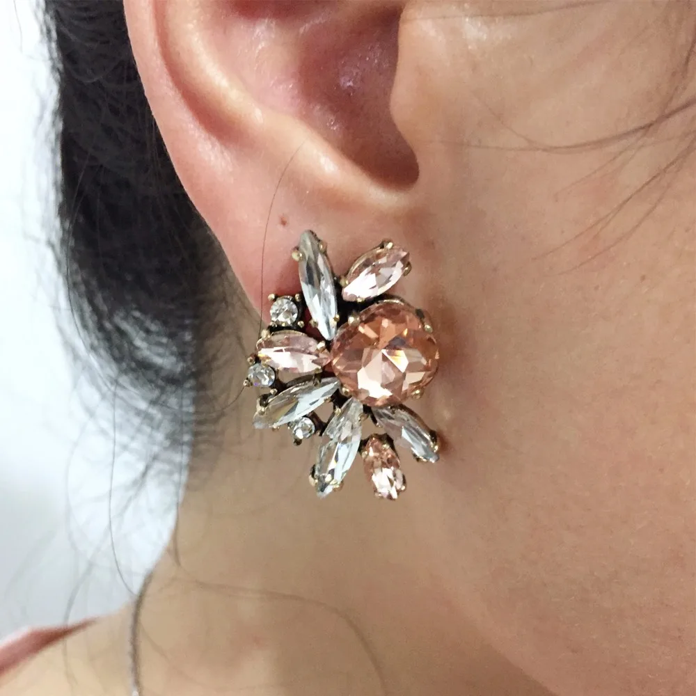 

Qiaose Shiny Pink Crystal Rhinestone Dangel Earrings for Women Fashion Jewelry High Quality Women Drop Earrings Wholesale