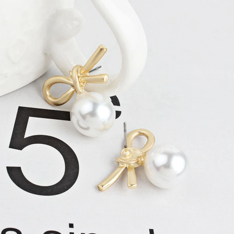 Classic Bowknot Stud Earrings Lovely Girl Fashion Simple Knotted