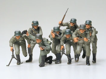 

1/35 Army Infantry of World War II 8pcs Soldier Model 35030