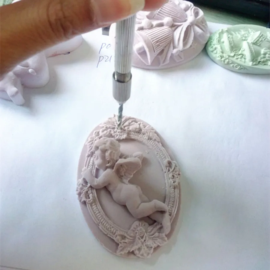 Creative Angel Aromatherapy Gypsum Pendant Molds 3D Boy Soap Making Silicone Mold Oval Shape Chocolate Mould