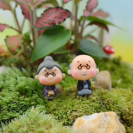 

8pcs/lot Old Granny/fairy garden gnome animals/moss terrarium home desktop decor/crafts/bonsai/doll house/miniatures