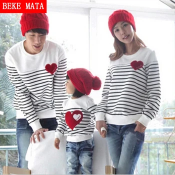 

BEKE MATA Family Matching Clothing Spring 2017 Striped Matching Mother Daughter Clothes Family Look Father Son Sweater Sets