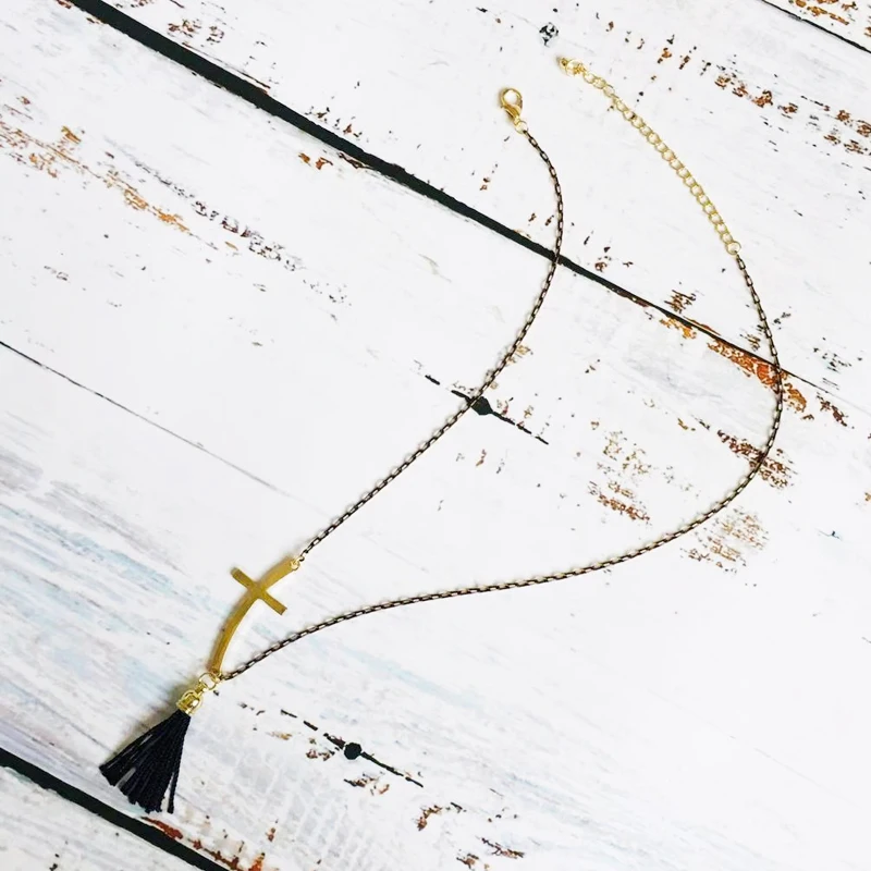 

Coco&willow Cross And Tassel Pendant Chain Necklace For Women And Girls 3Colors Vintage Choker Necklace Fashion Jewelry 2019