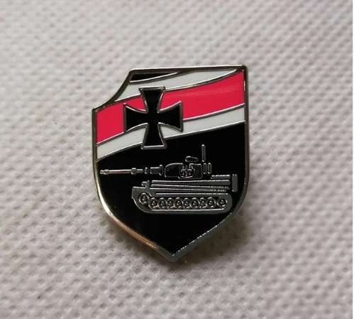 

World War II German and Soviet Union Allied Forces USSR Badge Commemorative Medal Pins Ornament